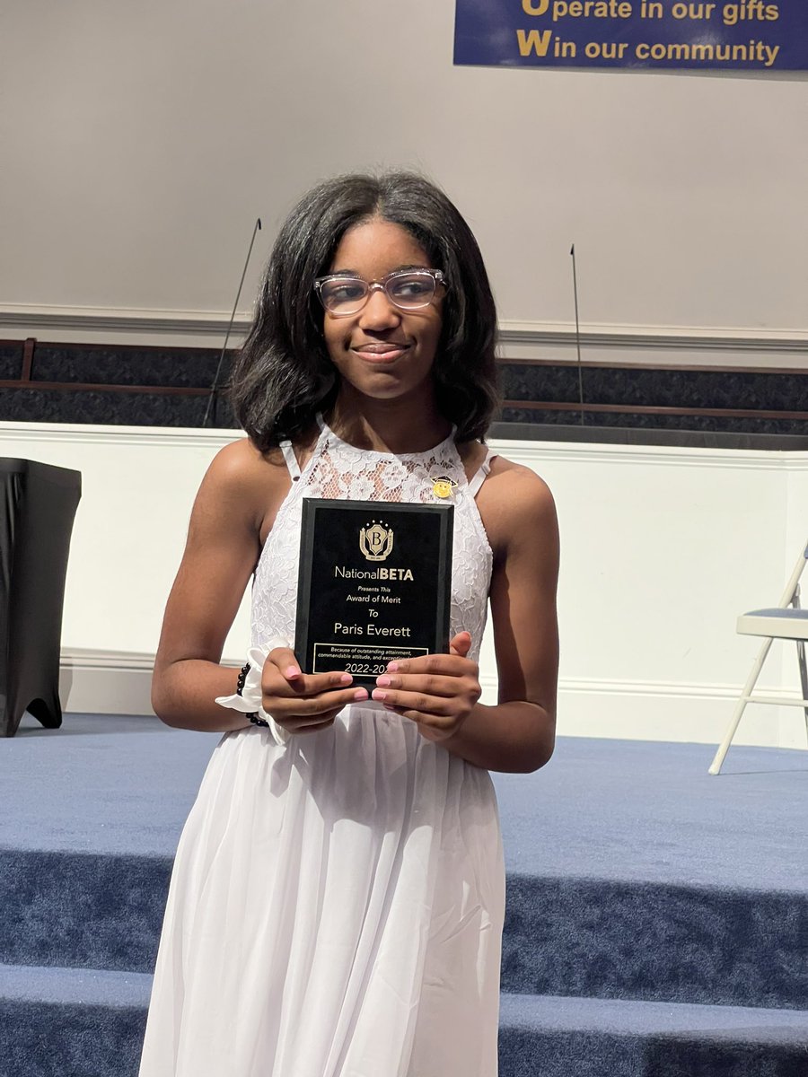 OAK_HCS's tweet photo. Some of the fifth grade excellence of today! Congratulations to our Rising 6th graders. Special shout out to Dr. Mary Lee (5th gr teacher) and Shiloh Baptist Church for your hospitality. #oke #okeready #buildingconnections #buildingcommunity https://t.co/vHFd8CtWSZ