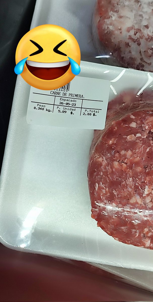 Yohahernandezz_'s tweet photo. Que genial hacer mercado hoy 25/05 y encontrar comida tan fresca que es empacada en el futuro, podemos decir que está carne está requetefresca😂😂🤣 https://t.co/IZcs6IZuYz