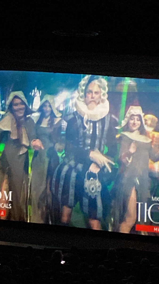 простите нам всем очень плохо ваня моргни если у нее твой паспорт