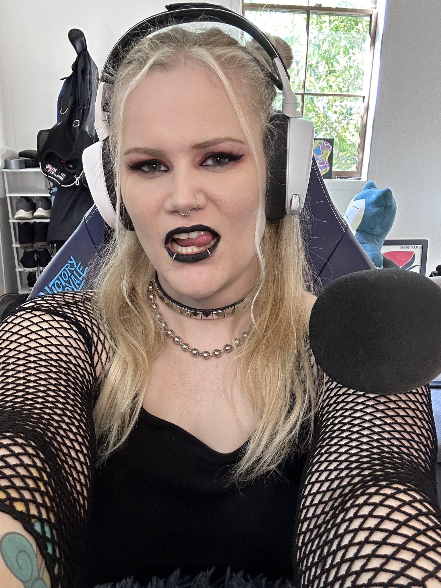 emma pearl on Twitter: "“mom we want @dippedinpoison” “honey we have