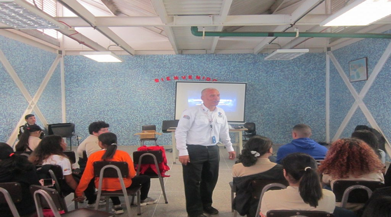 Estudiantes reciben charla sobre inteligencia artificial en Miranda

#VivirYProtegerAlPueblo 

vtv.gob.ve/estudiantes-ch…