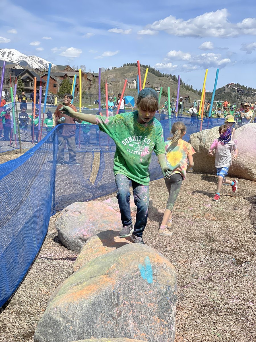 TracyArnold5's tweet photo. SCE Color Coyote was the best! Thank you parent volunteers for making our day so colorful!!! #SCoveEl #ssdedu @CrysLaneMiller https://t.co/Lhl2y4AZqU