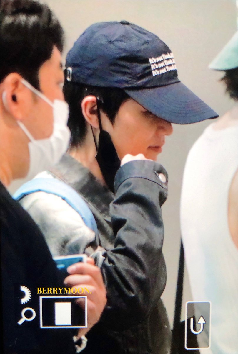 BerryMoon614's tweet photo. 230526 인천공항 출국
아 잘생겼다고!!!
#태일 #TAEIL #NCT127 https://t.co/CpkYf0KUKW