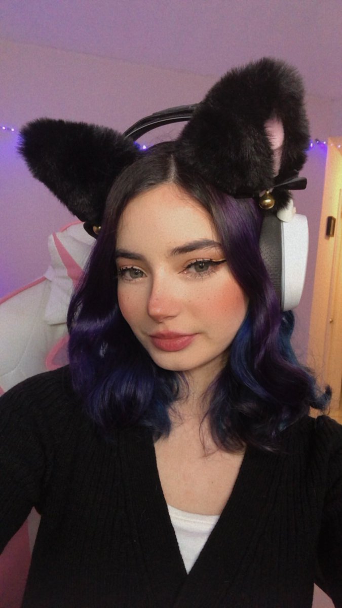 EmmelyLizeth's tweet photo. Furremely 1350 rp ✨💜 (fotito con filtro) uwu https://t.co/ATJnPd7aH1