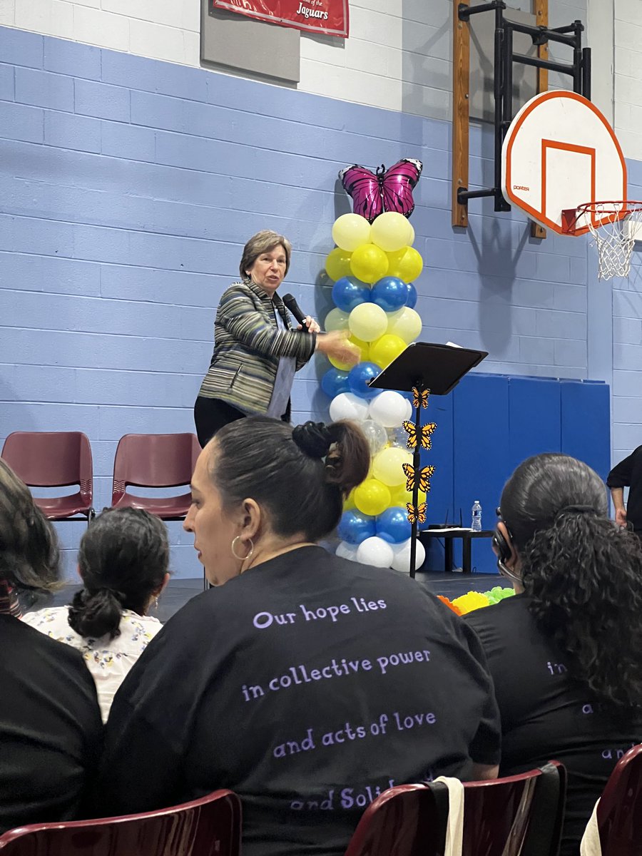 dspuhr's tweet photo. Soulful evening with my friend ⁦@GEscobedo2013⁩ our #mayor ⁦@BrandonCCD1⁩ ⁦@CDRosa⁩ ⁦@AnthonyJQuezada⁩  ⁦@rweingarten⁩ #people #power “I am Because We Are!” #Palenque #LSNA We must enrich and work in behalf of the soul of #Chicago https://t.co/e3iAt3F0Jo