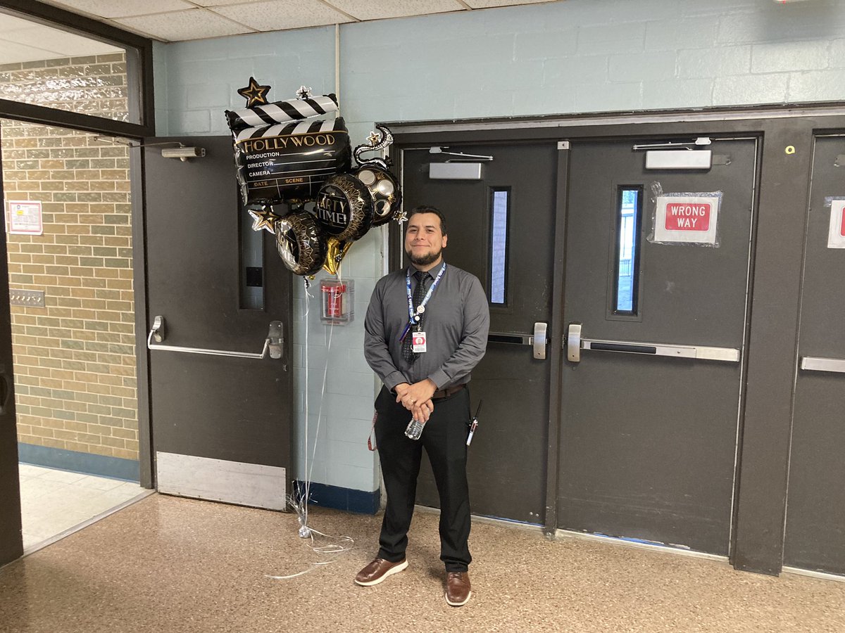AJLewis_AISD's tweet photo. Awesome speech from our amazing @AldineMS_AISD principal @SPeralta_AMS in honor of our scholars academic and citizenship achievements. We are proud of our colts. #ColtsDeserveIt https://t.co/eT7to6USEn