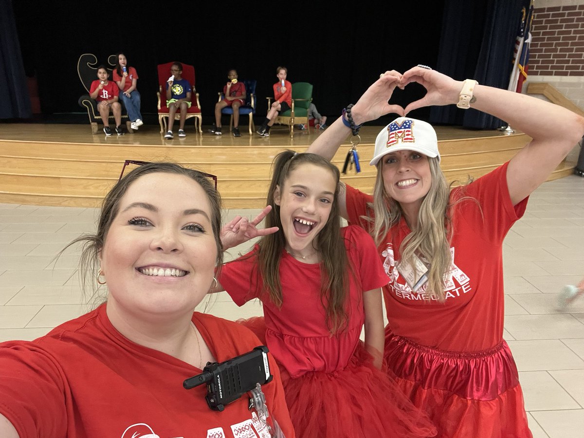 Sarah Raycroft tweet media