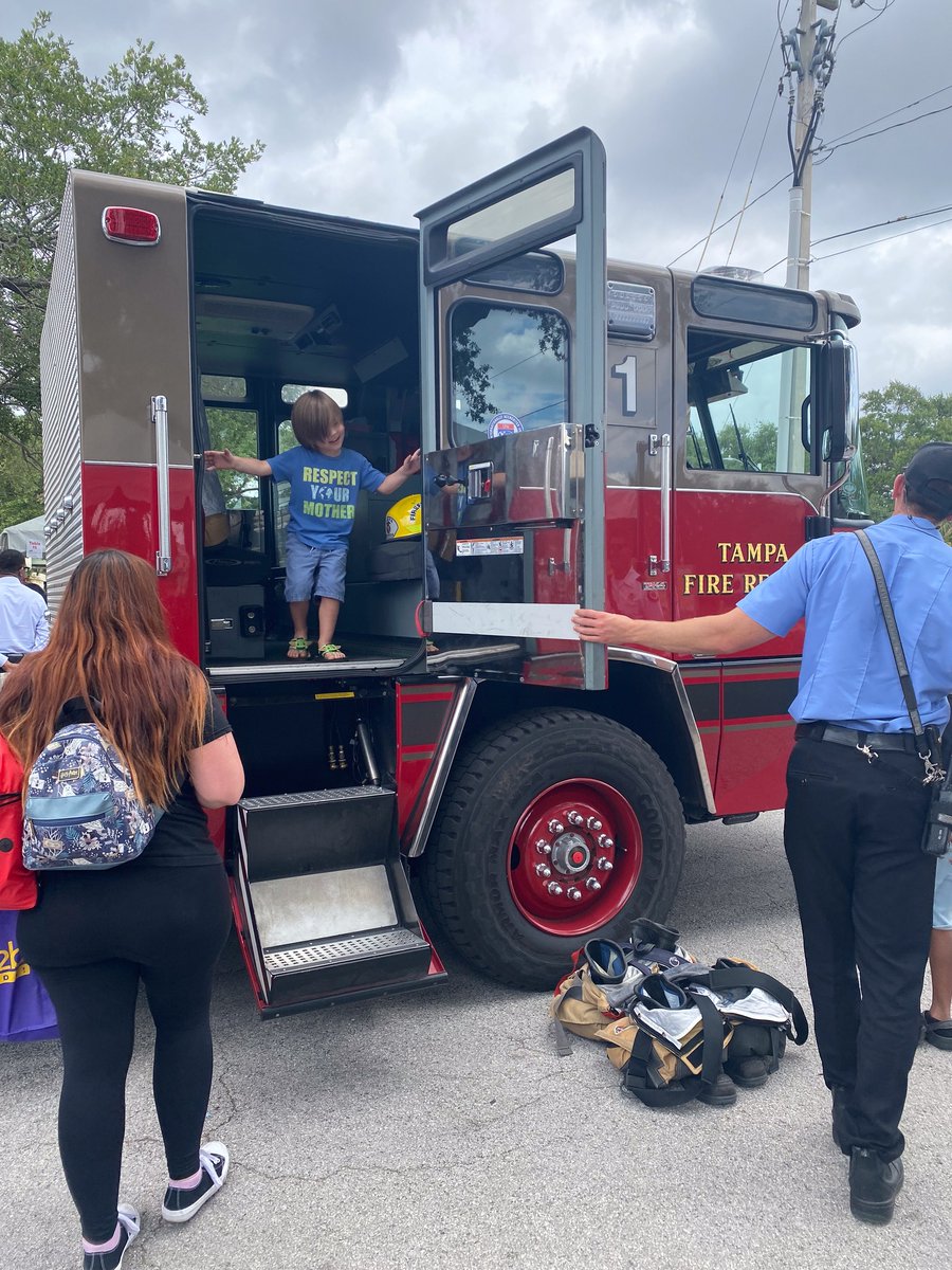 ArielBolte's tweet photo. @wedupbs holds many educational events for their community. Recently, they held a "Be My Neighbor" block party, which featured many different activities, such as a meet and greet with community helpers. To learn more about their events, go to https://t.co/5m8E5PiYhP https://t.co/KN8pzcNd2f