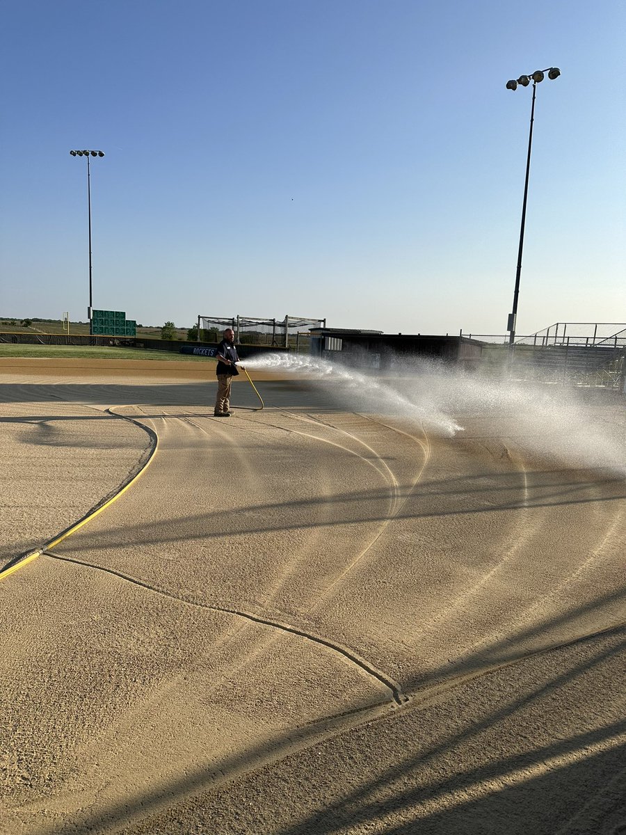 RockridgeSftbll's tweet photo. Huge thanks to Dalton Workman & Justin Schoolen from the Andalusia Fire department for watering our diamond down for tomorrows Sectional Final! #Extraordinary #NeverSettle #MagicNumberIs4 @rockridgesports https://t.co/oLcmoXTtvp