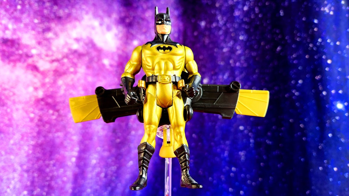 MBXfilms's tweet photo. TAKE FLIGHT BATMAN!
πhttps://t.co/PlCRWV1Qtfπ
It's TEC SHEILD Batman Action Figure
Glorious Gold
The Dark Knight Collection
KENNER 1990
#Batman89 #Batman #Kenner #ActionFigures #DCcomics #TheDarkKnightCollection https://t.co/IbkvX6B1Ly