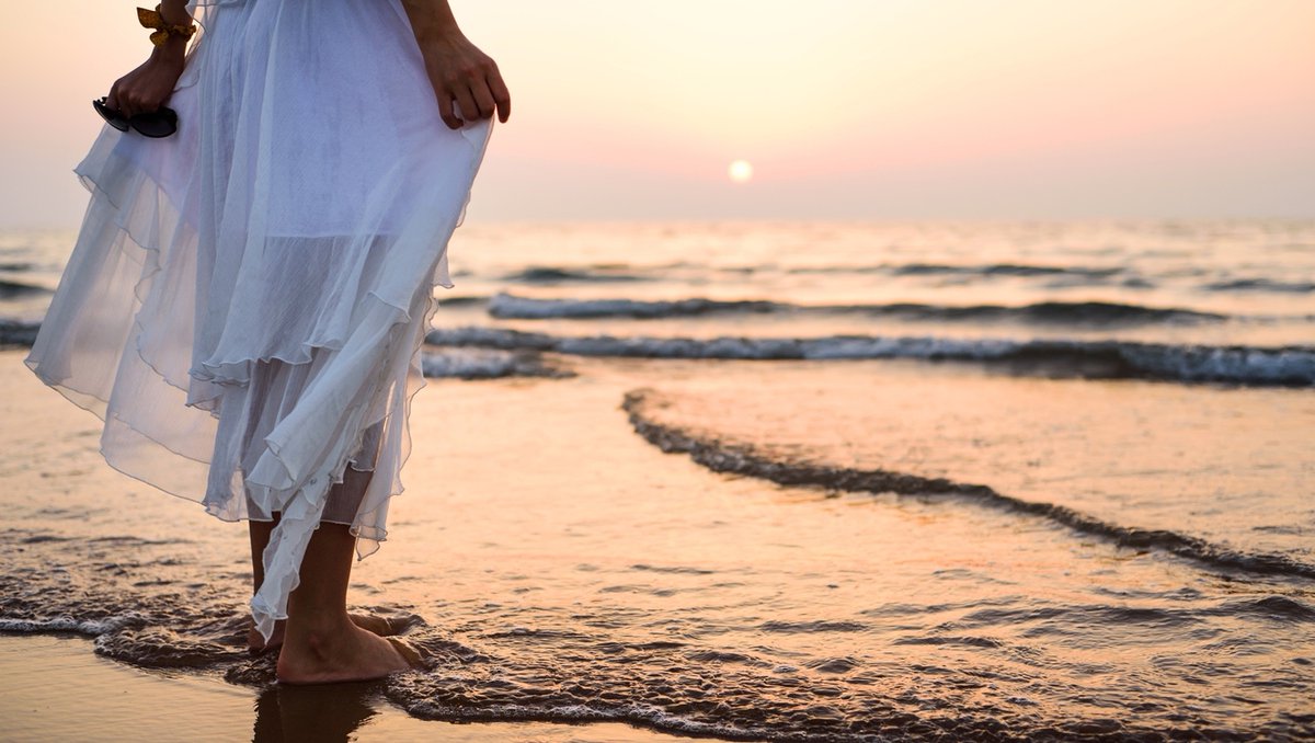 takeaDailybreak's tweet photo. This Mermaid Core Aesthetic is the Fashion Trend of the Summer
https://t.co/MRfkX4yy5e

#mermaids #mermaid #mermaidcore #mermaidtrend #mermaidcolors #mermaidtheme #underthesea #thelittlemermaid #trend #trending #merpeople #tiktok #tiktoktrend #aesthetic https://t.co/6j3xg17uO1