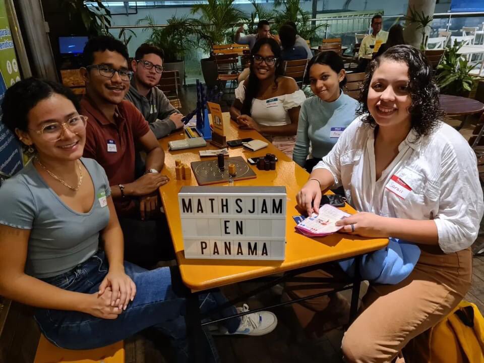 fundapromat's tweet photo. Imágenes del segundo MathsJam presencial del año 2023, que se realizó en la Rana Dorada de Condado del Rey!
#mathsjam #matemáticas #mathisfun #ilovemath #ilovemathematics #panamá #crecimientointelectual #capacidadesmentales #mayordeedad #happyhour #retos #desarrollointelectual https://t.co/1FMdvX9J3e
