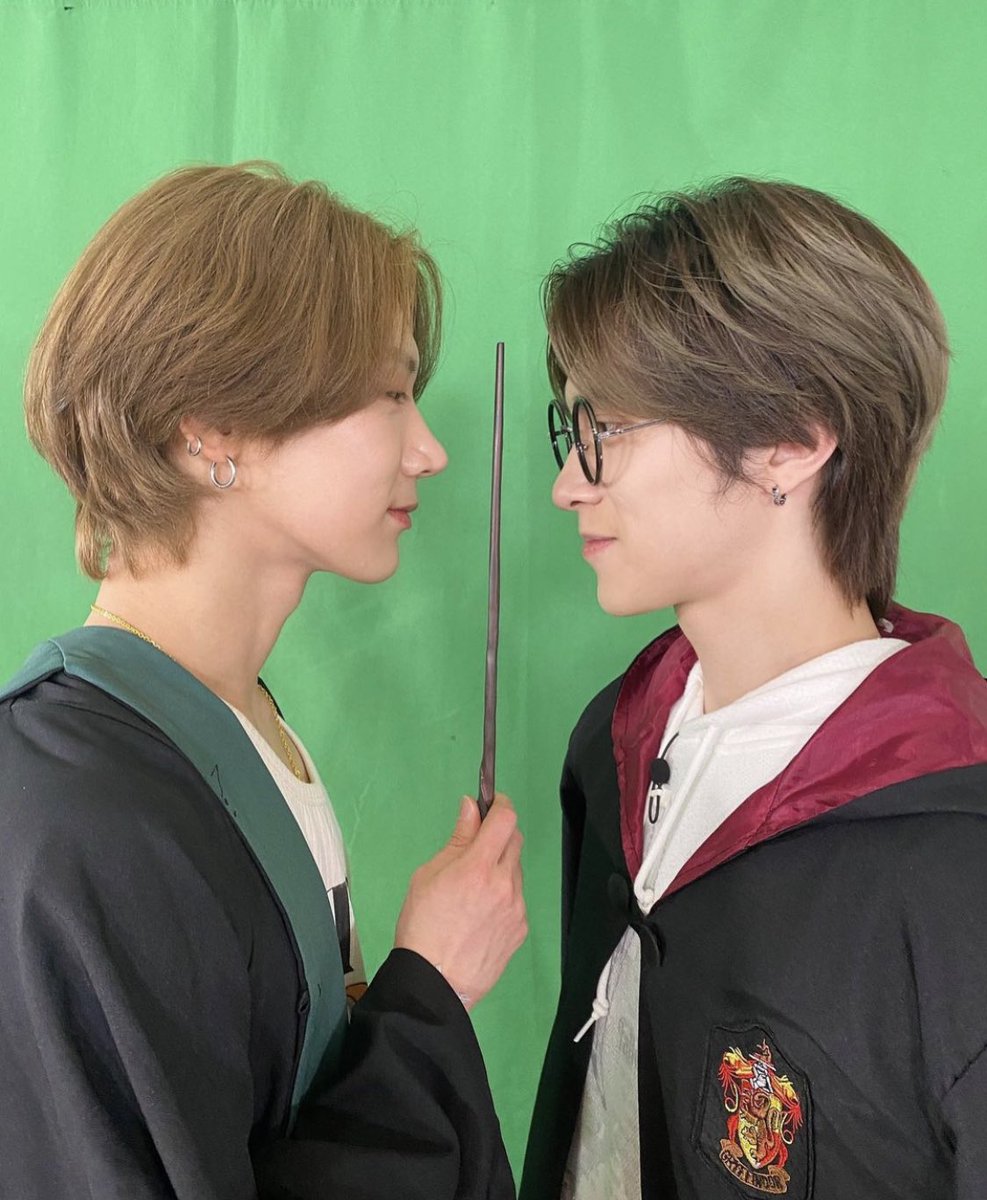 WayVLand_TH's tweet photo. [INFO] wayvofficial IG Update 20230526

[TRANS] Hendery Potter กับเครื่องรางยมทูต (ภาค 2)🪄⚡️

like ♡ comment ♡ share 

📍 https://t.co/rSoyfHTamU

#TEN #HENDERY 
#WayV_FanmeetingTour 
#WayV_Phantom #TourTV 
#WayV #WeiShenV #威神V ꕥ https://t.co/mCTq5UoOWl