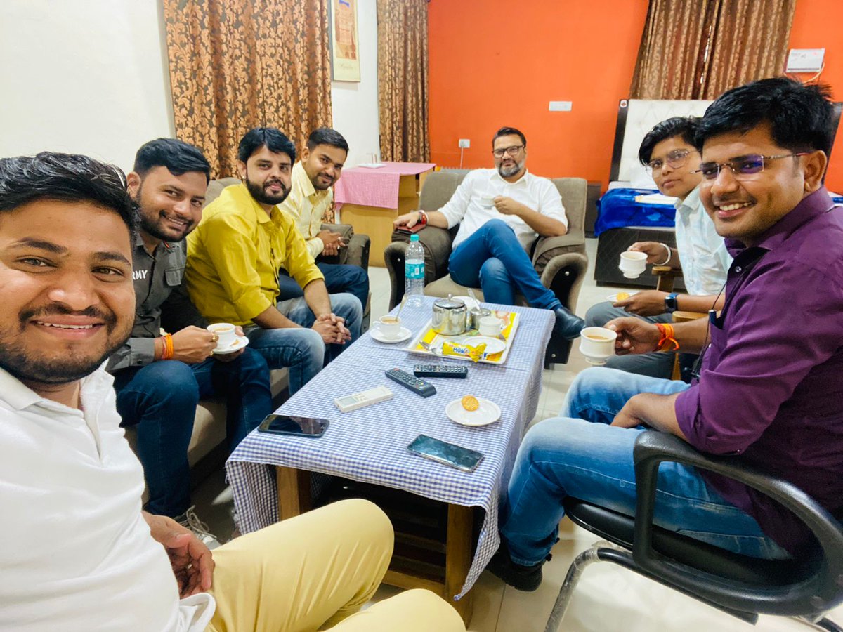 YadavJi____'s tweet photo. हाड़ौती में एक नई सुबह की शानदार शुरूआत युवा जोश @_lokeshsharma जी भाईसाब के साथ 😊❤️
#Kota #Rajasthan https://t.co/kxayit7M9F