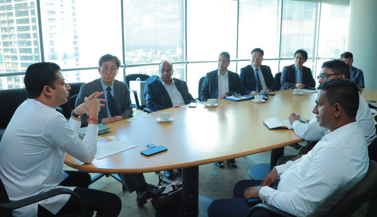 Investin_SL's tweet photo. JSM International Corp, New Jersey, US. #SolarPower #technology company officials met State Minister of #investment Promotion @amunugama_dilum @Investin_SL. To establish #SolarLED light factory, water technology, and alternative energy solutions interested in a private zone https://t.co/BM6MS6v1Dw