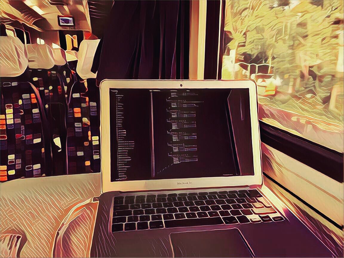 Találtam konnektort :)
#utazás #máv #developerwork #ilovemyjob #remoteworking
