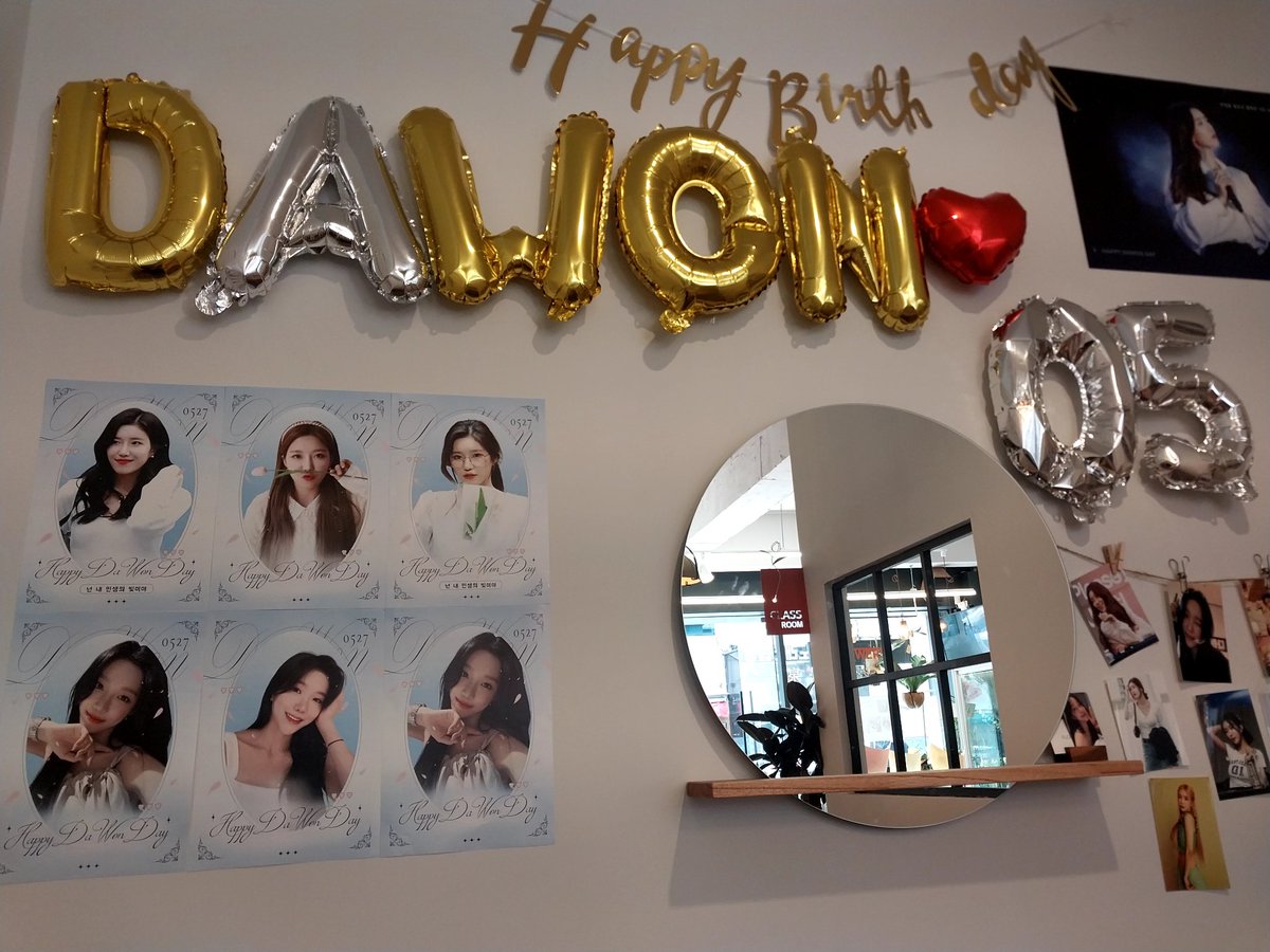 #Moon_and_You
#𝙊𝙣𝙡𝙮_𝙒𝙤𝙣_𝙁𝙤𝙧_𝙔𝙤𝙪
안팎으로 너무이뻤던 다원언니 생일 꽃집
꽃나눔은 처음인데 분위기 정말 예쁘고 좋아서 제대로 힐링하고갑니다! 
이벤트 기획해주신분 감사합니다!!  
엽서도 꽃도 정말 귀엽고 이뻐요!