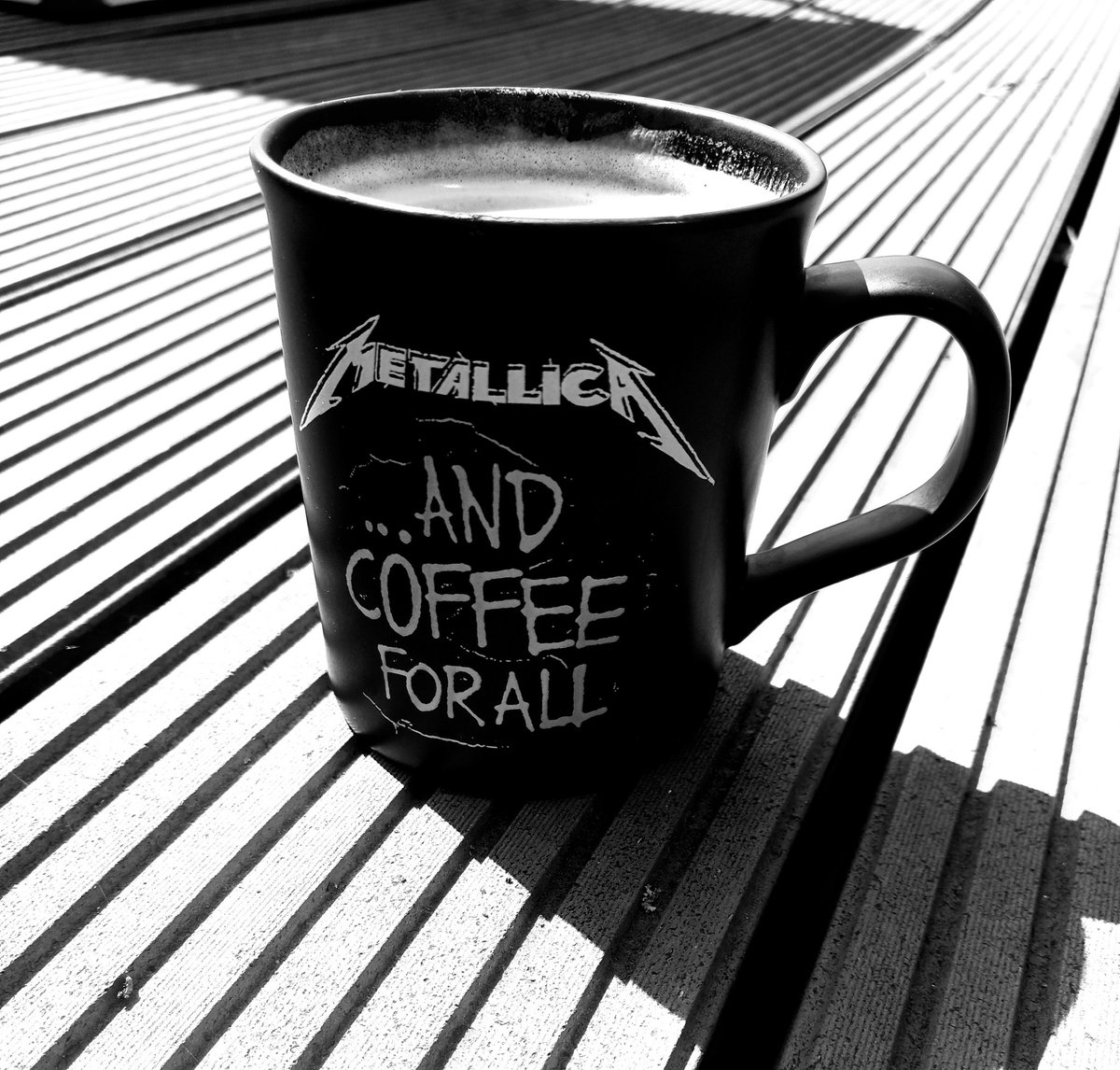 #Metontour #M72Hamburg #butfirstcoffee #Vorfreude #keinbandshirtfriday #coffeelover #Moin #coffeeaddicted #Homeofficevibes #Metalgirl #Metallica #bigday 😱😎🤗