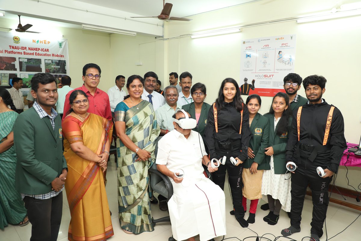 TNAU_coimbatore's tweet photo. TWT#057 - TNAU -Honourable Minister for Agriculture – Farmers’ welfare and Pro - Chancellor - Thiru M.R.K.Panneerselvam - visit to Virtual Reality / Augmented Reality lab - Interaction with students https://t.co/sgbY625ge3
