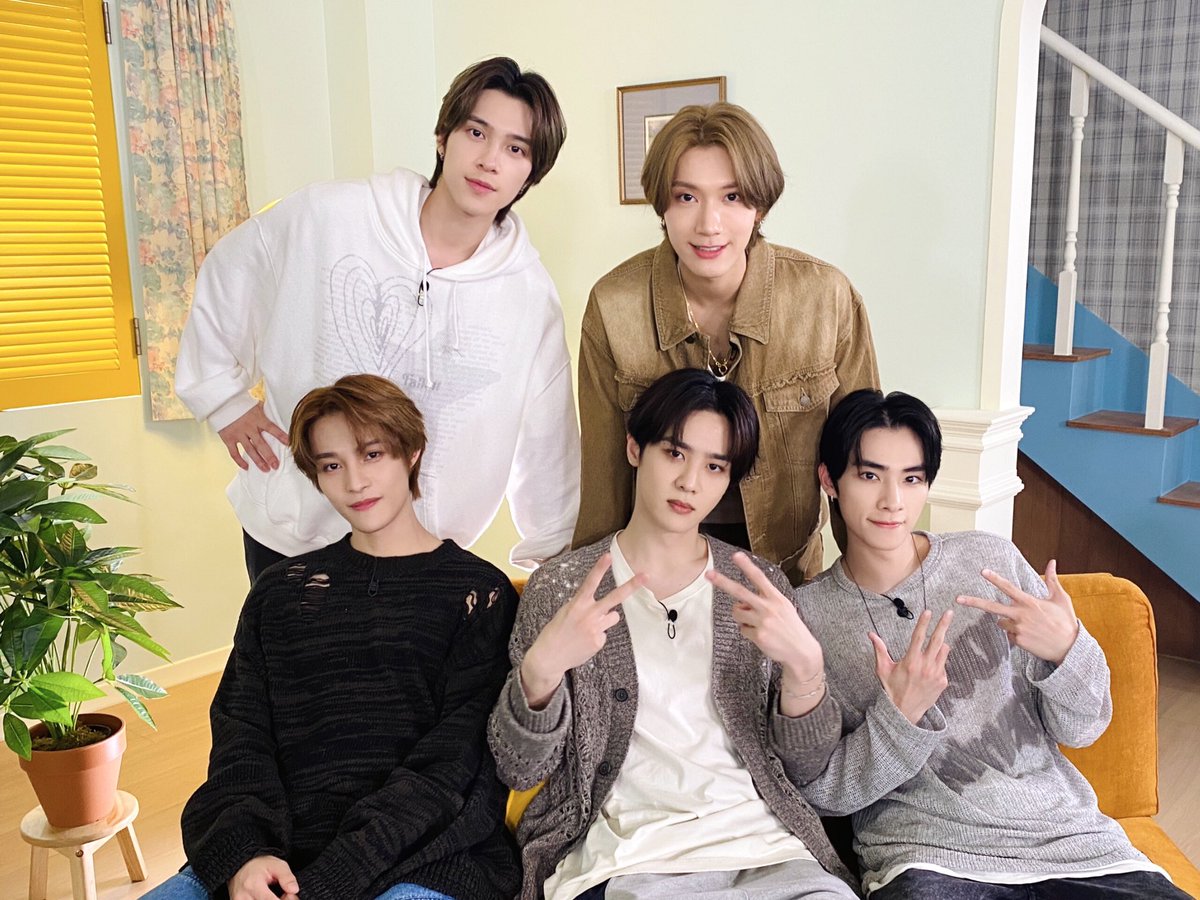 WayV_official's tweet photo. WayZenNies, did you enjoy our #TourTV shows? 📺 From Chungking Express to Harry Potter...🤣We prepared a lot just to say that we can't wait to see everybody😆!! 

#WayV_FanmeetingTour 
#WayV_Phantom
#HONGKONG #SINGAPORE #LONDON #PARIS
#WayV #WeiShenV #威神V https://t.co/JGpu8LIfaO
