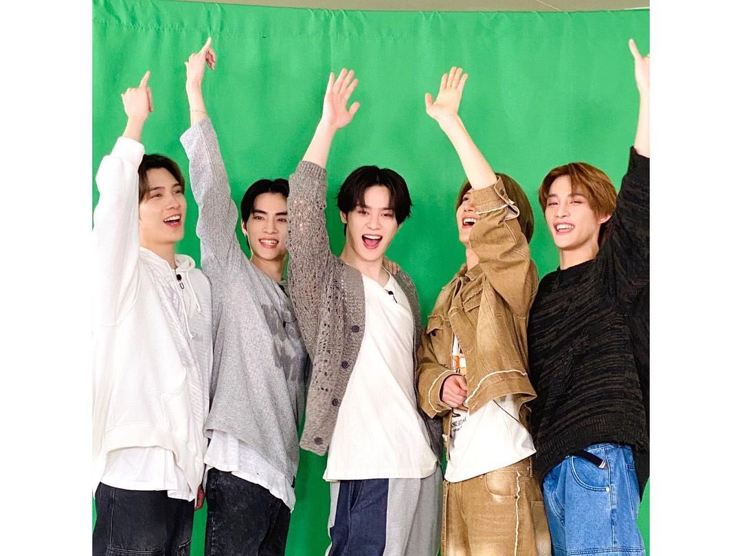 WayV_instagram's tweet photo. 230526 #WayV instagram update
WayZenNies, did you enjoy our #TourTV shows? 📺 From Chungking Express to Harry Potter...🤣We prepared a lot just to say that we can't wait to see everybody😆!! https://t.co/qMfCtLE87B
