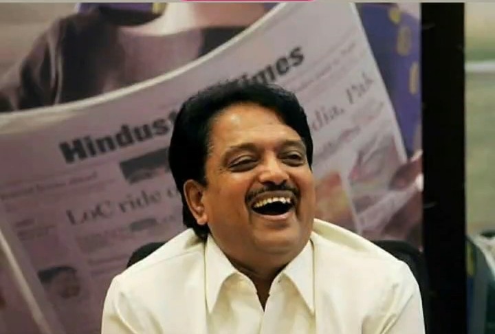 राजकारणातील एक दिलखुलास, उमदे, अनुभवी, कुशल प्रशासक व्यक्तिमत्त्व अशी ओळख असलेले राज्याचे माजी मुख्यमंत्री व माजी केंद्रीय मंत्री आदरणीय विलासरावजी देशमुख साहेब यांच्या जयंतीनिमित्त विनम्र अभिवादन..! 💐