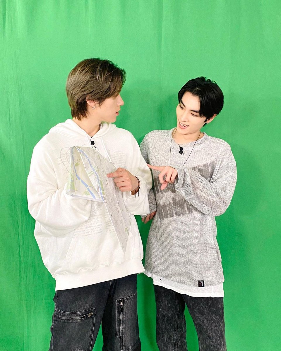 WayV_instagram's tweet photo. 230526 #WayV instagram update
Where↗ are ↘ we ➝ going↗ ???🗺🤧
#WayV_FanmeetingTour
#WayV_Phantom #TourTV
#WayV #WeiShenV #威神V https://t.co/s2EmEK4eKt
