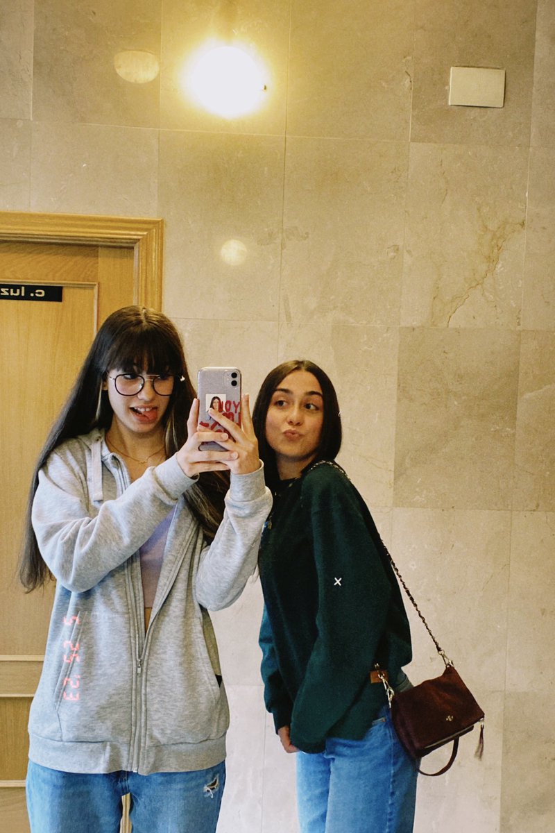 mmariiagomez's tweet photo. Irene te quiero, me haces demasiado feliz. https://t.co/JJIn1WKgMJ