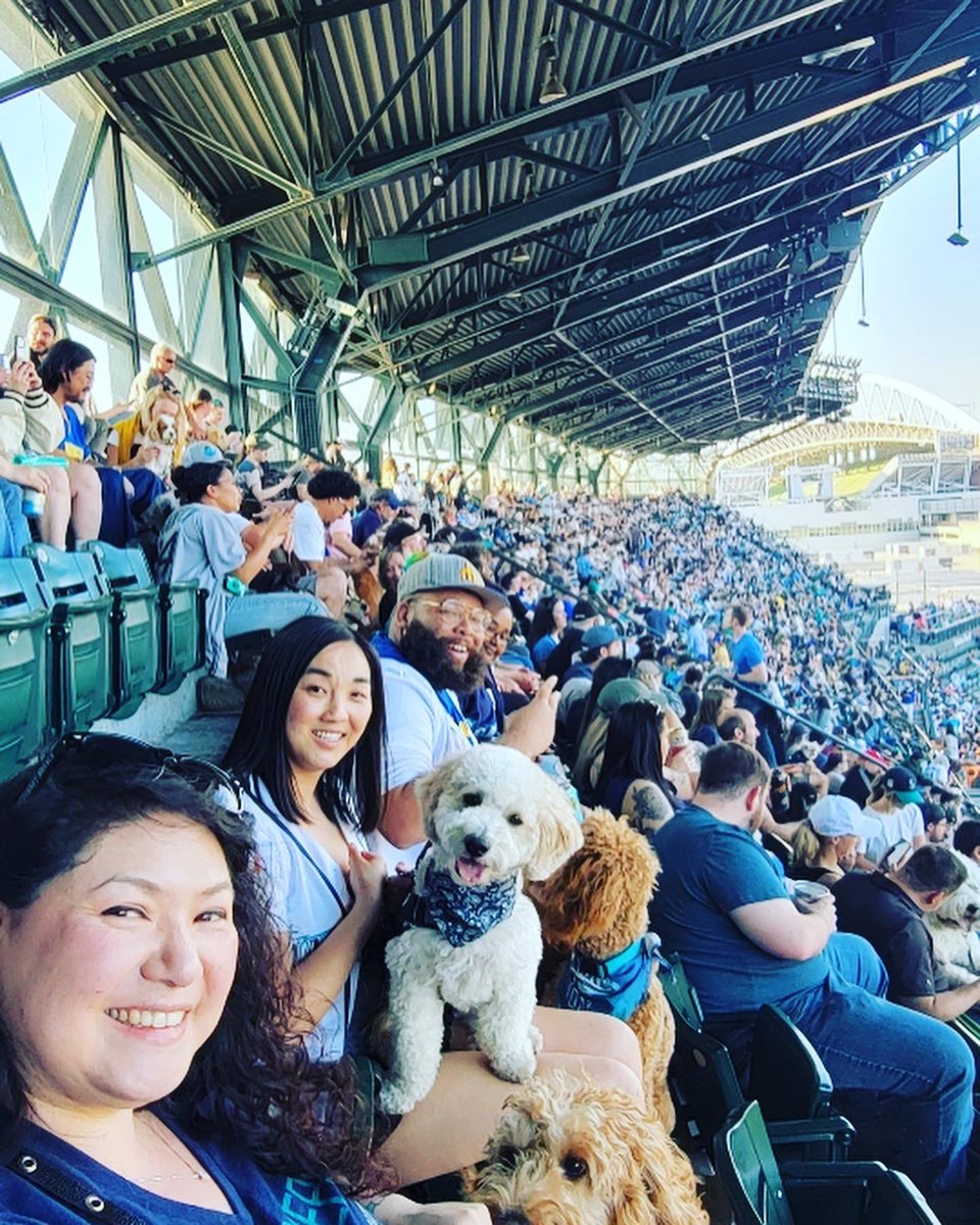 Had fun at my first <a href="/Mariners/">Seattle Mariners</a> game for #BarkinthePark! M’s win and a sweep! #simba #lionking #SeaUsRise  #threebestfriendsthatanyonecouldhave #marinersbaseball #seattle