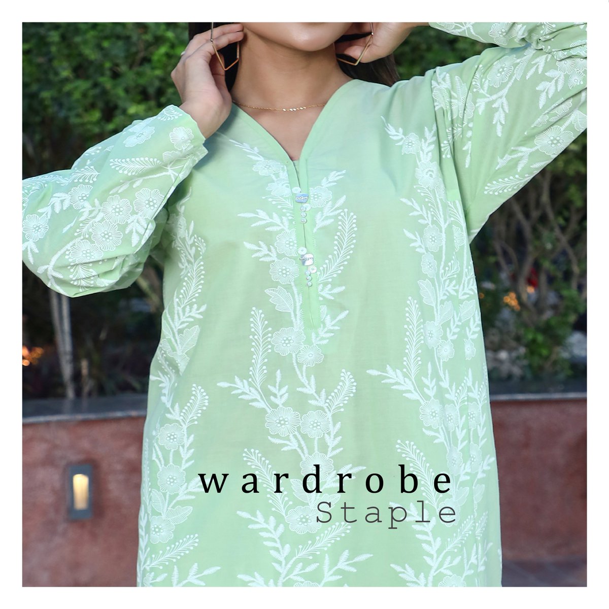 MaheepkOfficial's tweet photo. Spruce up your summer wardrobe with breezy fabrics and fresh colors. Explore vibrant prints in floral, geometric and abstract patterns and style them your way.

Shop Now: https://t.co/ukSYygraew

#lawn #summer #readytowear #stitched #casual #pretcollection #women #womenclothing https://t.co/NSz1ASVmgb