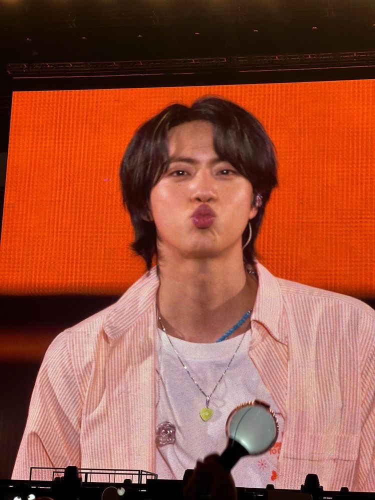 Hourly Jin 👩🏻‍🚀 on Twitter "JIN"