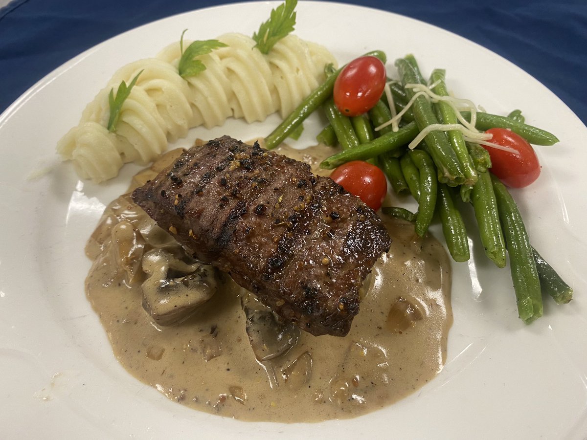 ChefChrisRajner's tweet image. We knocked another @TrilogyLiving #ThemeDiner out of the park @LakesOfSylvania 

Steak Diane served with Whipped Horseradish Potatoes and Haricot Vert w/Roasted Tomatoes. We finished  with a huge slice of Homemade Lemon Chiffon Cake! 

#TheTrilogyDifference #TrilogyChefsRock