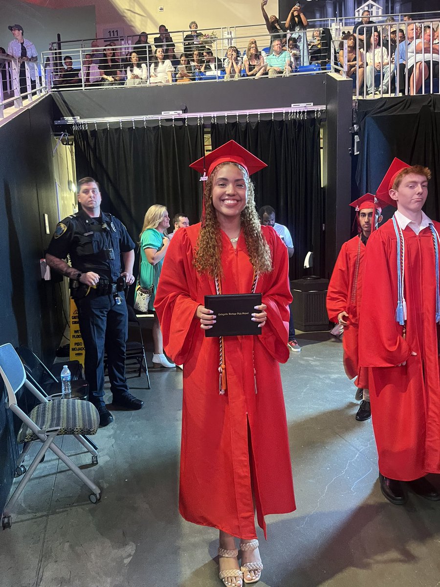 CHHS_LadyHoops's tweet photo. 2023 Graduates!! https://t.co/6P3OSbGH3a
