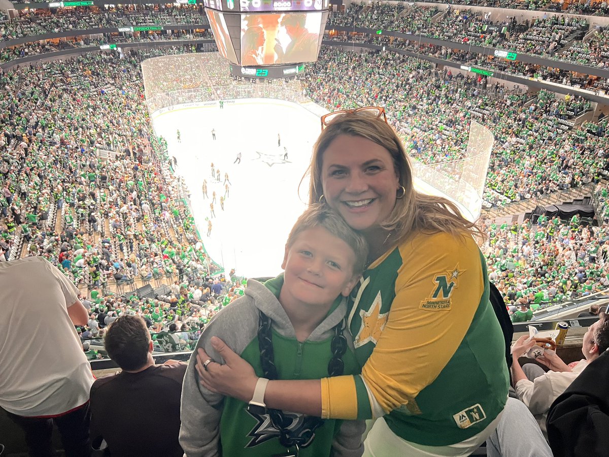 Go Stars!! This MN girl is happy to wear her North Stars jersey in Big D 💚🌟<a href="/DallasStars/">Dallas Stars</a>
