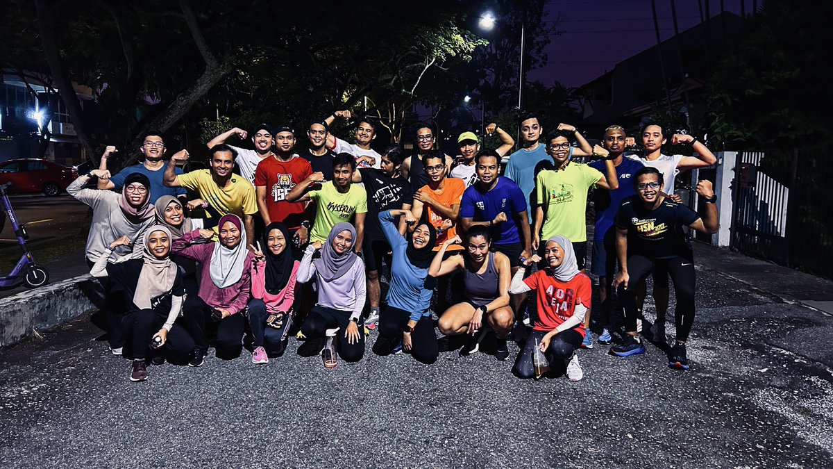 nazmihalim_'s tweet image. May #26 - W4D5 90’ #445AMSession 
KyserRunKrew. Alhamdulillah hadir setelah sekian lama. Semoga konsisten!

146/365

#runstreak
#KyserRunKrew 
#MenujuKLSCM
#keepgrinding
#beatyesterday