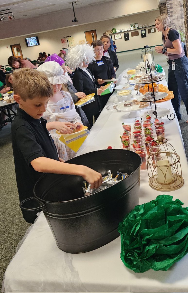 Miss Chapman tweet media