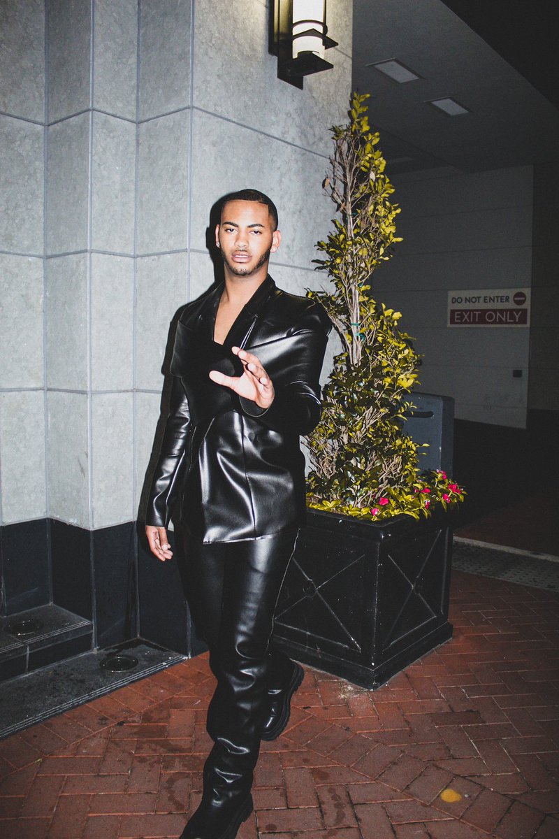 _FREDDIEB's tweet image. year 22 🥂  
suit made by me.