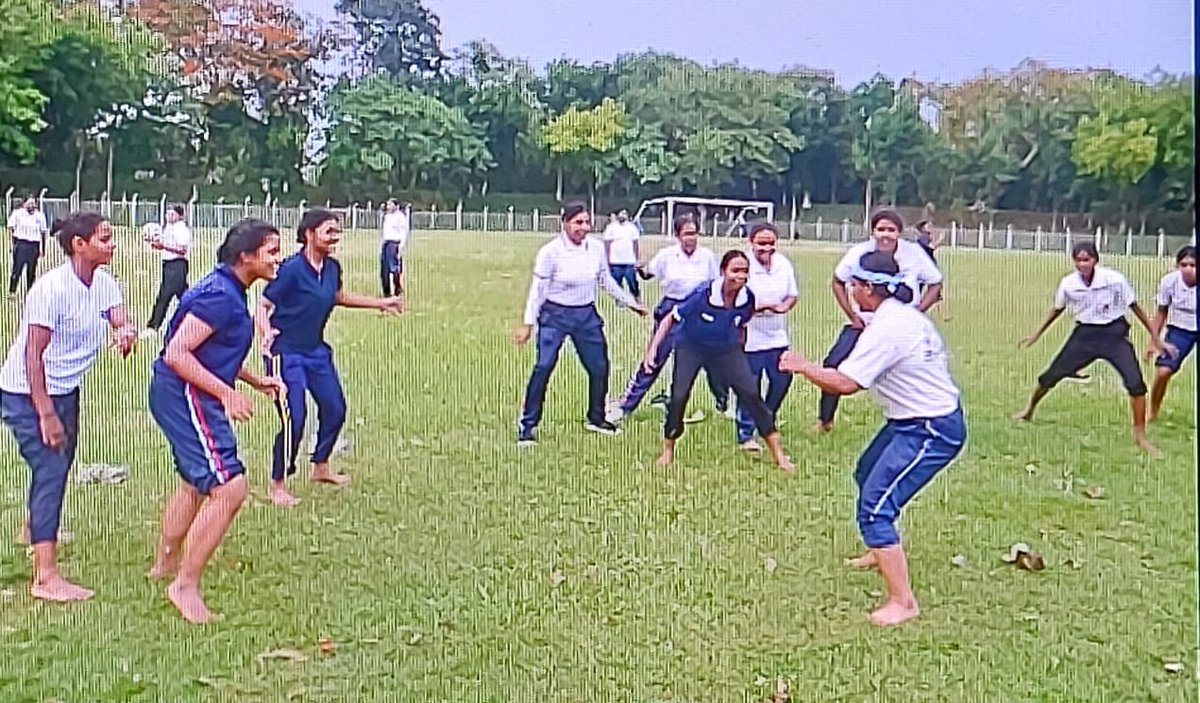 Day 4 of Sailing Expedition by of West Bengal & Sikkim Dte NCC conducted an Information rally at Jangipur town with a Torch Relay with the theme #AccelerateEquality. The team reached Behrampore and all set for next journey. @HQ_DG_NCC @gpsingh3para @ProDefKolkata @PIBKolkata