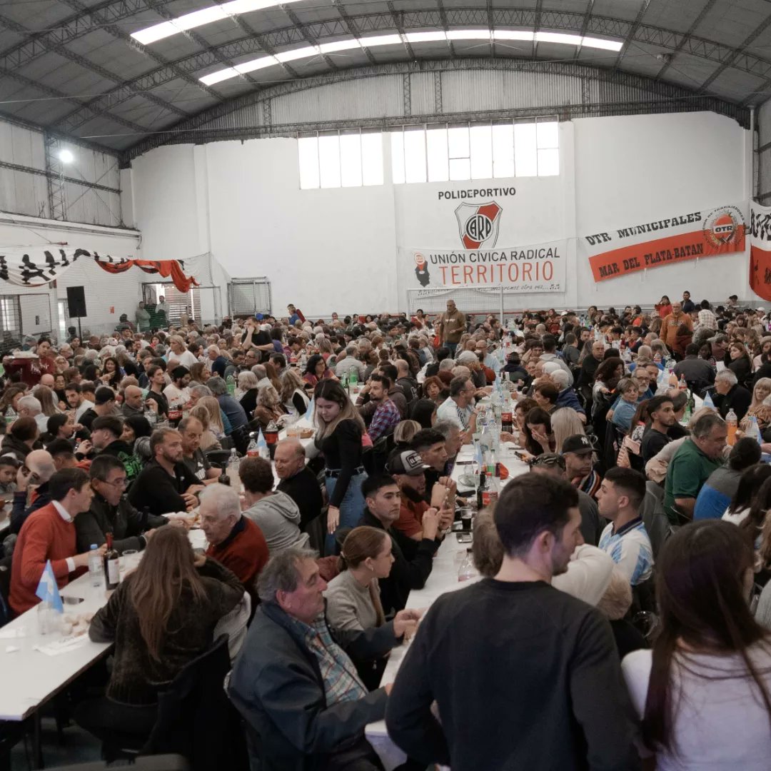 gpgaud's tweet photo. 🇦🇷Es hermoso compartir un 25 de mayo con toda la familia radical https://t.co/RAcx6394Rg