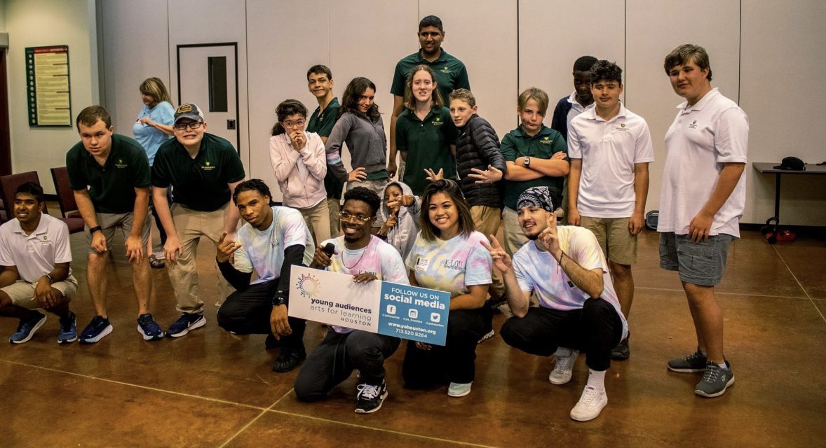 yahouston's tweet image. Celebrating the day with The Monarch School and YAH Arts Partners @The_KLou with their special performance about #HipHop and culture.  #ArtsForLearning happens here. 🌎 📚 🕺🏾 

#HouArts #EveryChild