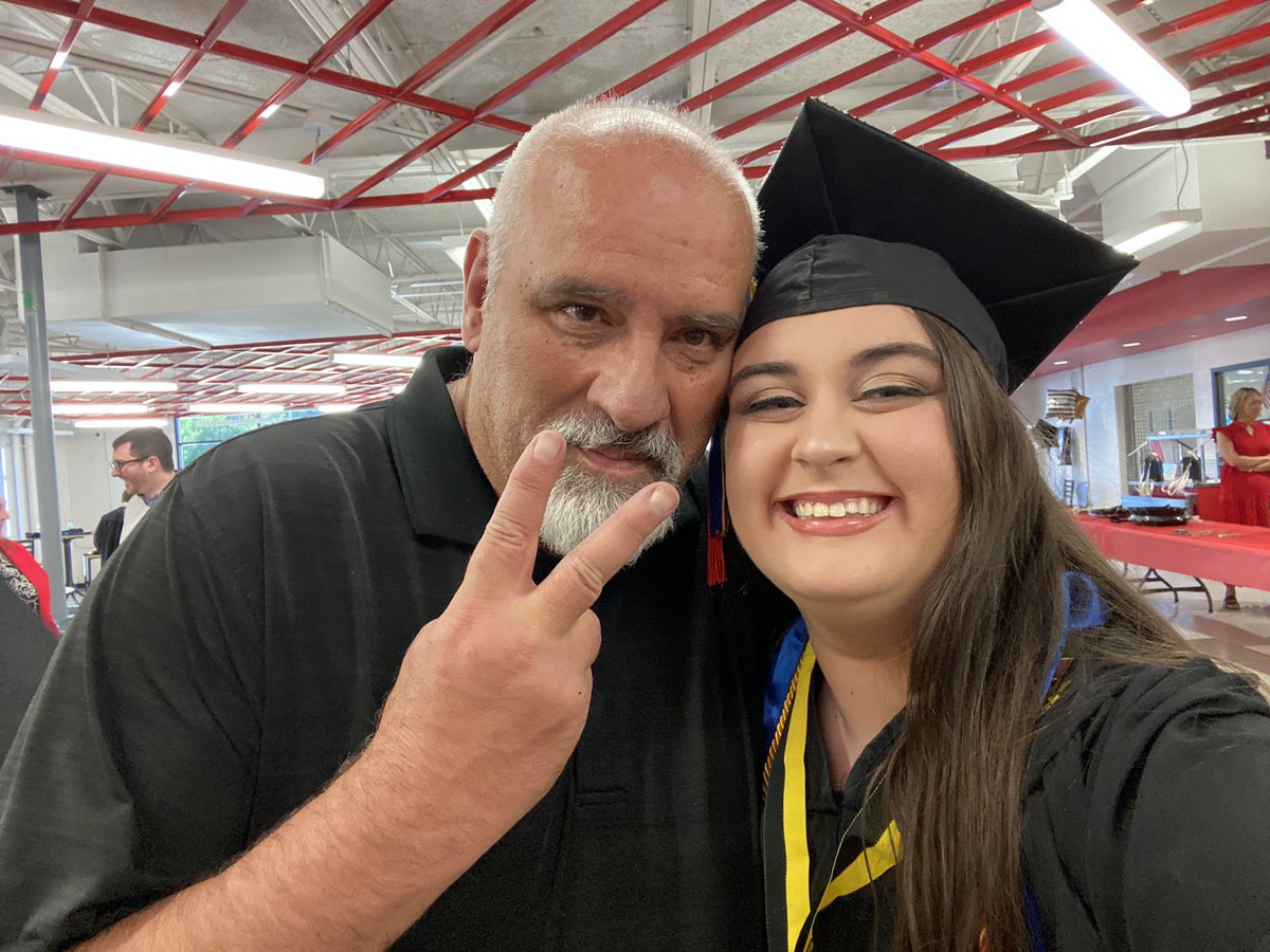 My youngest has graduated! 👩‍🎓