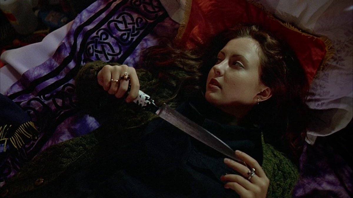 CINEHORROR's tweet photo. 👩🏻‍🦰🐺🗡️
Ginger Snaps (2000) Dir. John Fawcett https://t.co/5U9D1Q2P5b