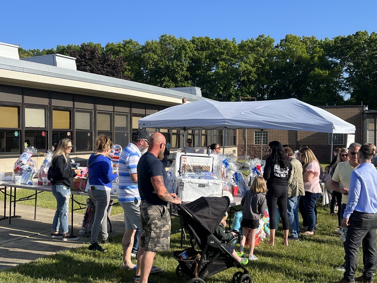HowellTwpRamtwn's tweet photo. Thank you PTO for another amazing Spring Fling! It was a very well-attended event- It was great seeing the students, staff, and all of our Ramilies #HTPSCommunityInteraction #HTPSEngagement #GoRams https://t.co/orSuPoXUxx