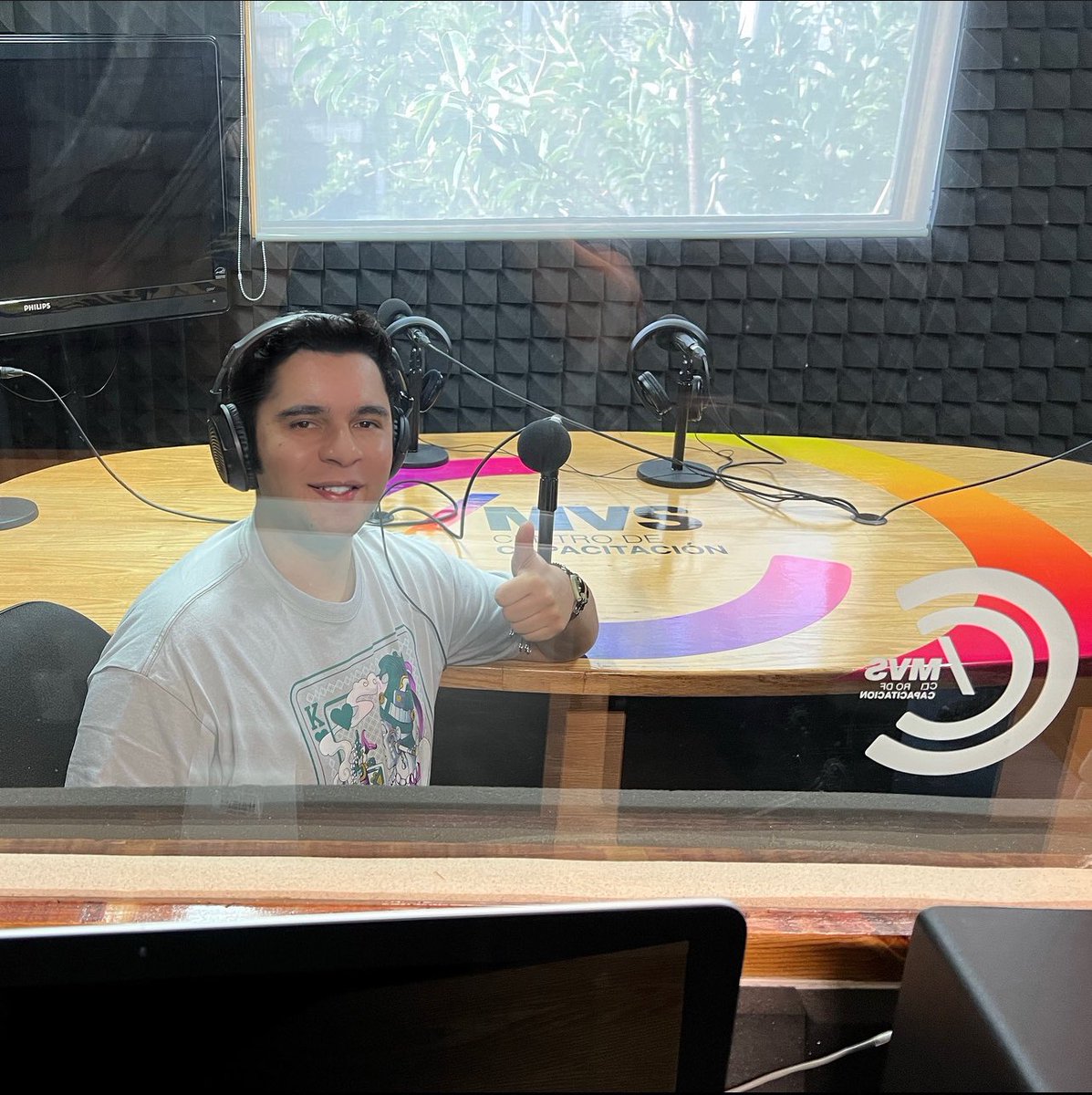 Howeverandever's tweet photo. 🎧LA LOCUCIÓN ES MI PASIÓN VOS🎙️
#lalocionesmipasionvos #lalocucionesmipasion #mipasionesmivoz #howeverandever #doctormarroquin #salvadoreño #locutor #locutorderadio #locutorcomercial #locutordecabina #doblaje #doblajelatino #actordedoblaje #investigador #youtuber #mvs #mvsradio #radio #voz #vozradio #locucion #locucionprofesional #locucioncomercial