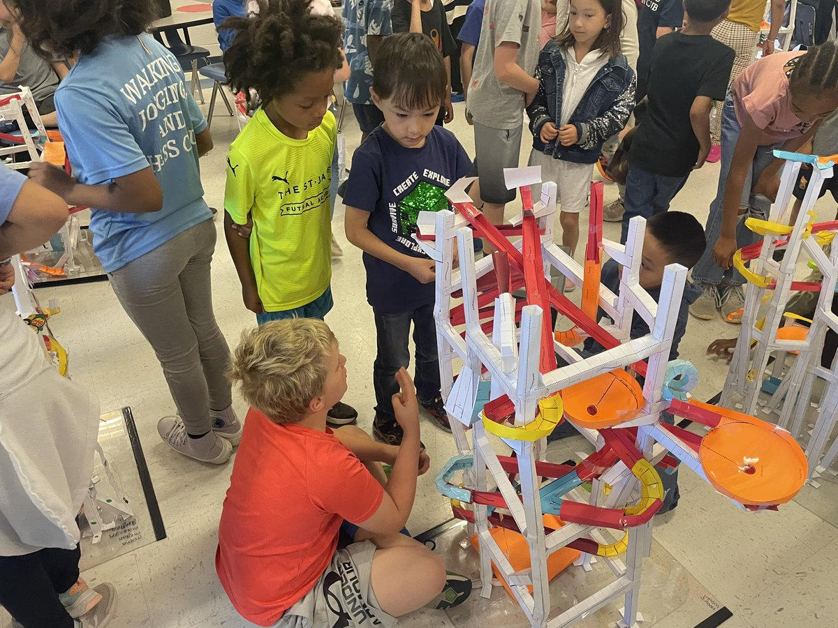 MsLinehanBMES's tweet photo. More marble coaster fun! @ModedraBMES @PWCSGiftedEd https://t.co/Pcof0PTM2v