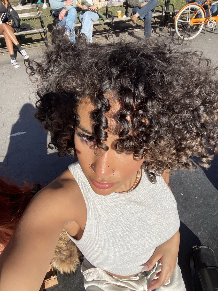AmberJacquelin's tweet photo. My curly hair n me https://t.co/0sepLu2Zxi