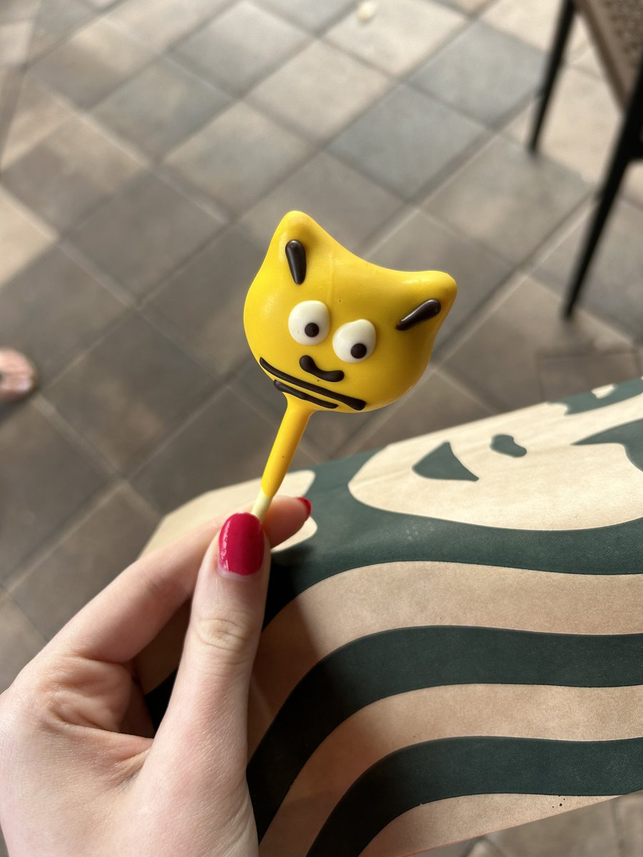 stqrcqls's tweet photo. i got the bee. https://t.co/3QFCx6H8GN