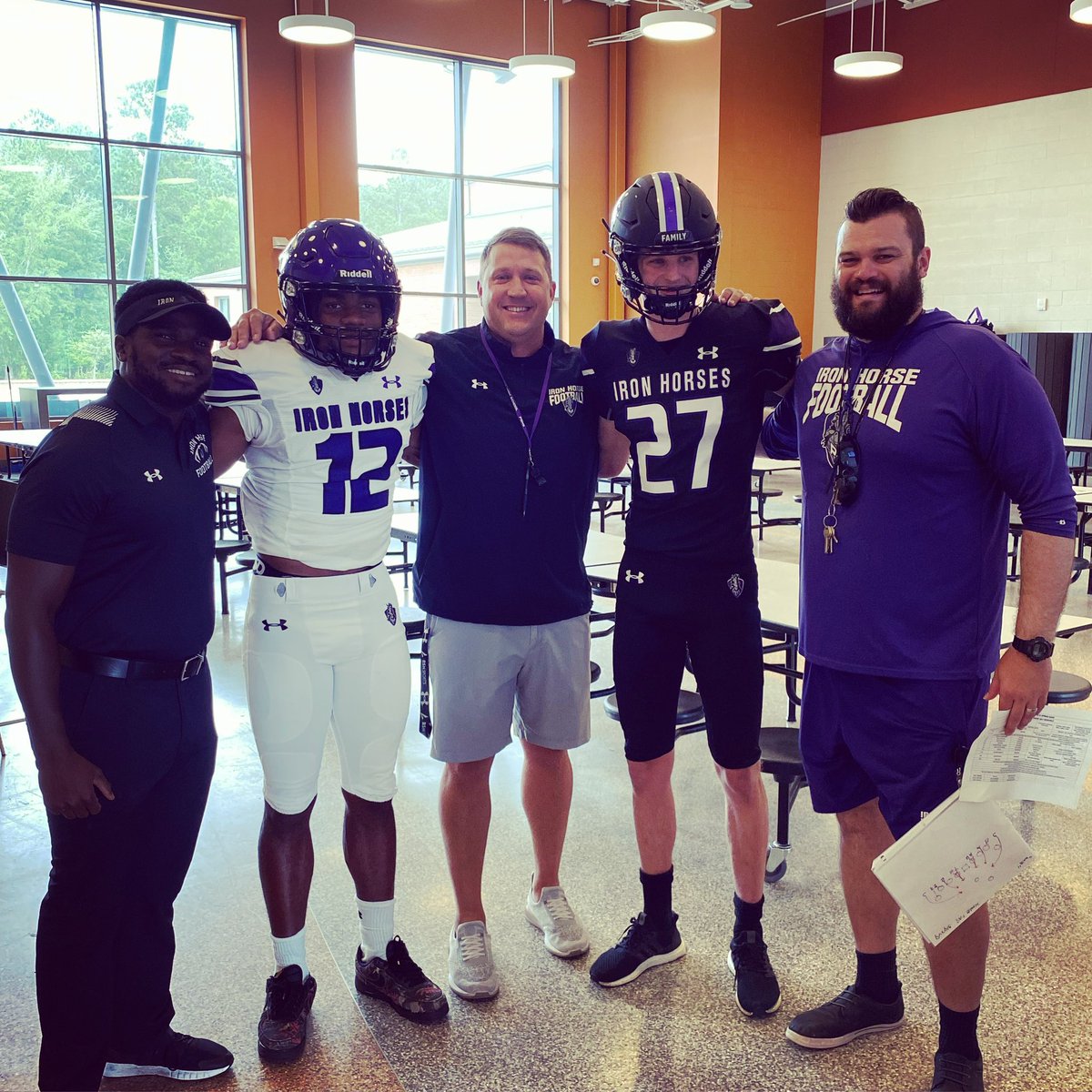 Had to have two of our outgoing senior captains help us reveal the new uniforms we  have for the 2023 season! Thanks to Que and Grif for helping us surprise the guys before the spring game! <a href="/JGreene1230/">Jac’Que Greene</a> <a href="/griffin_gore8/">Griffin Gore</a>
