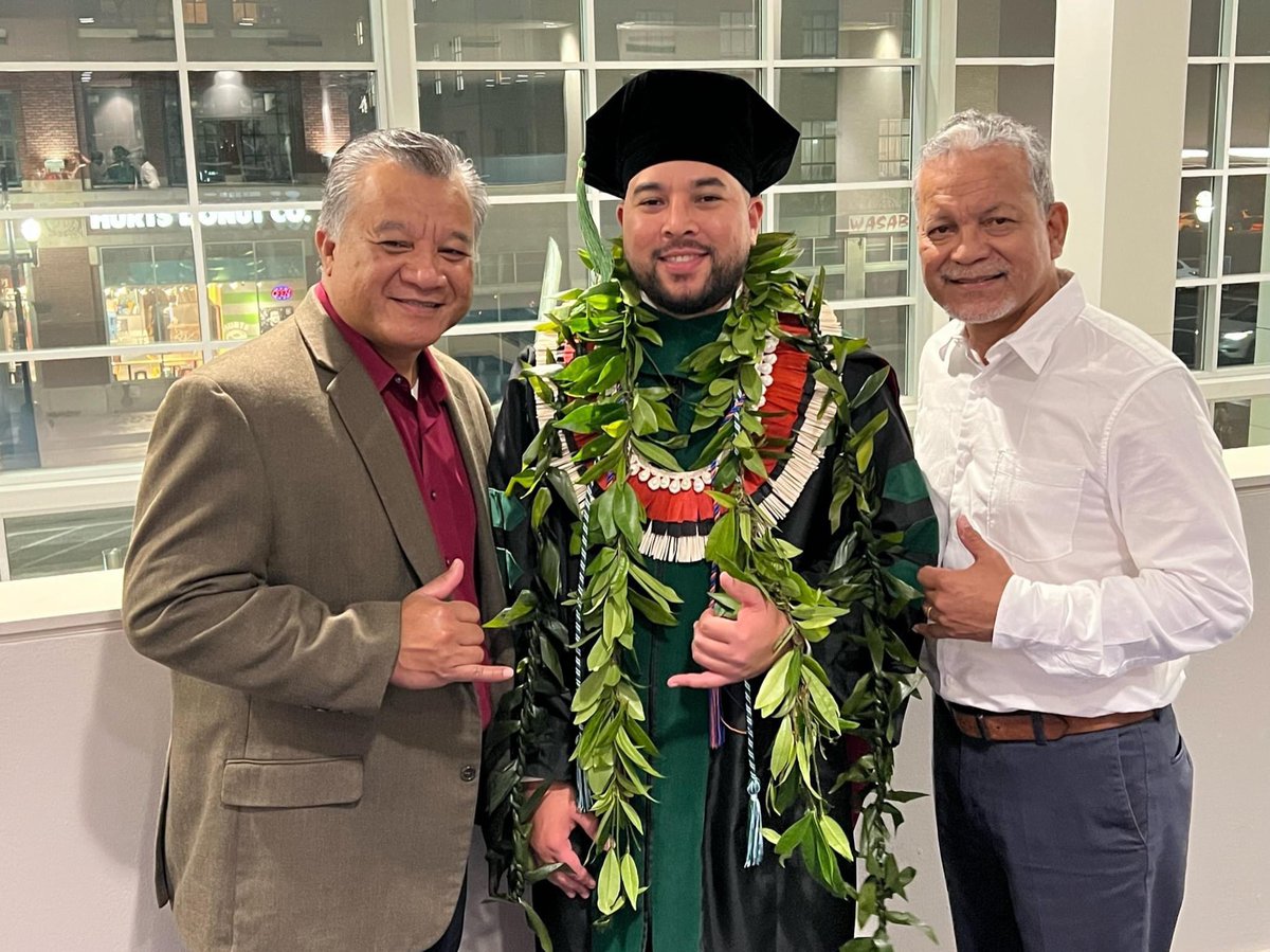 Make way everyone, there are now THR3E Marshallese M.D’s! Number may be small to many, but this is a huge milestone for our community 🇲🇭 Congrats Dr.Derek Alik!