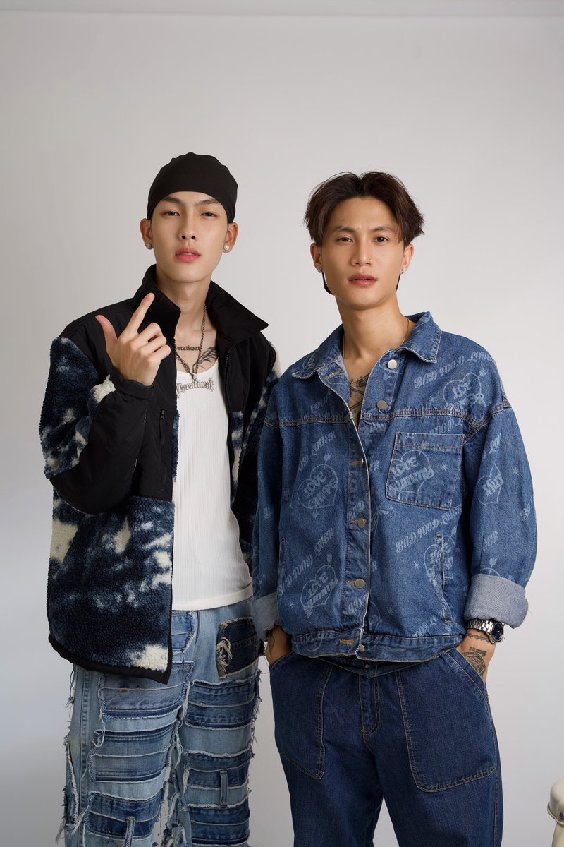 epnewsonline's tweet image. #EPNEWS "TARATIWATxYELLOWSKRT" ออกซิงเกิลใหม่สุดป๊อปชวนให้ยิ้มตาม กับเพลง "ลักยิ้ม(รักแล้ว)"

🔗 m.facebook.com/story.php?stor…

#ลักยิ้มTARAxYELLOW #ลักยิ้มรักแล้ว #TARATIWATxYELLOWSKRT #TARATIWAT #YELLOWSKRT #YSFentertainment 
#taratiwat #tarayessir #yellowskrt